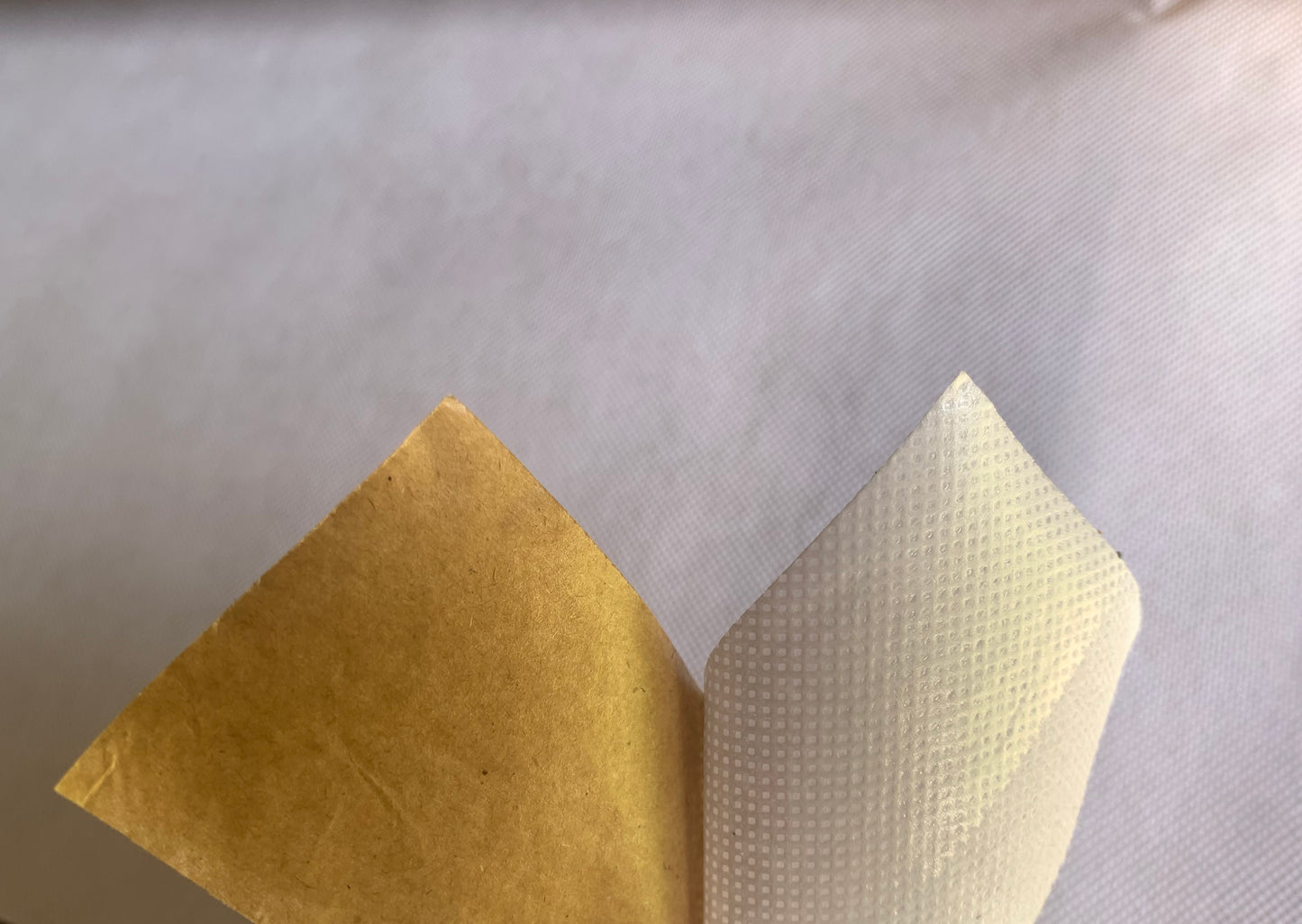 Instant interfacing, Non-woven self adhesive stabilizer, Smackdown interfacing, peel and stick interning for bags, garments, crafts E6