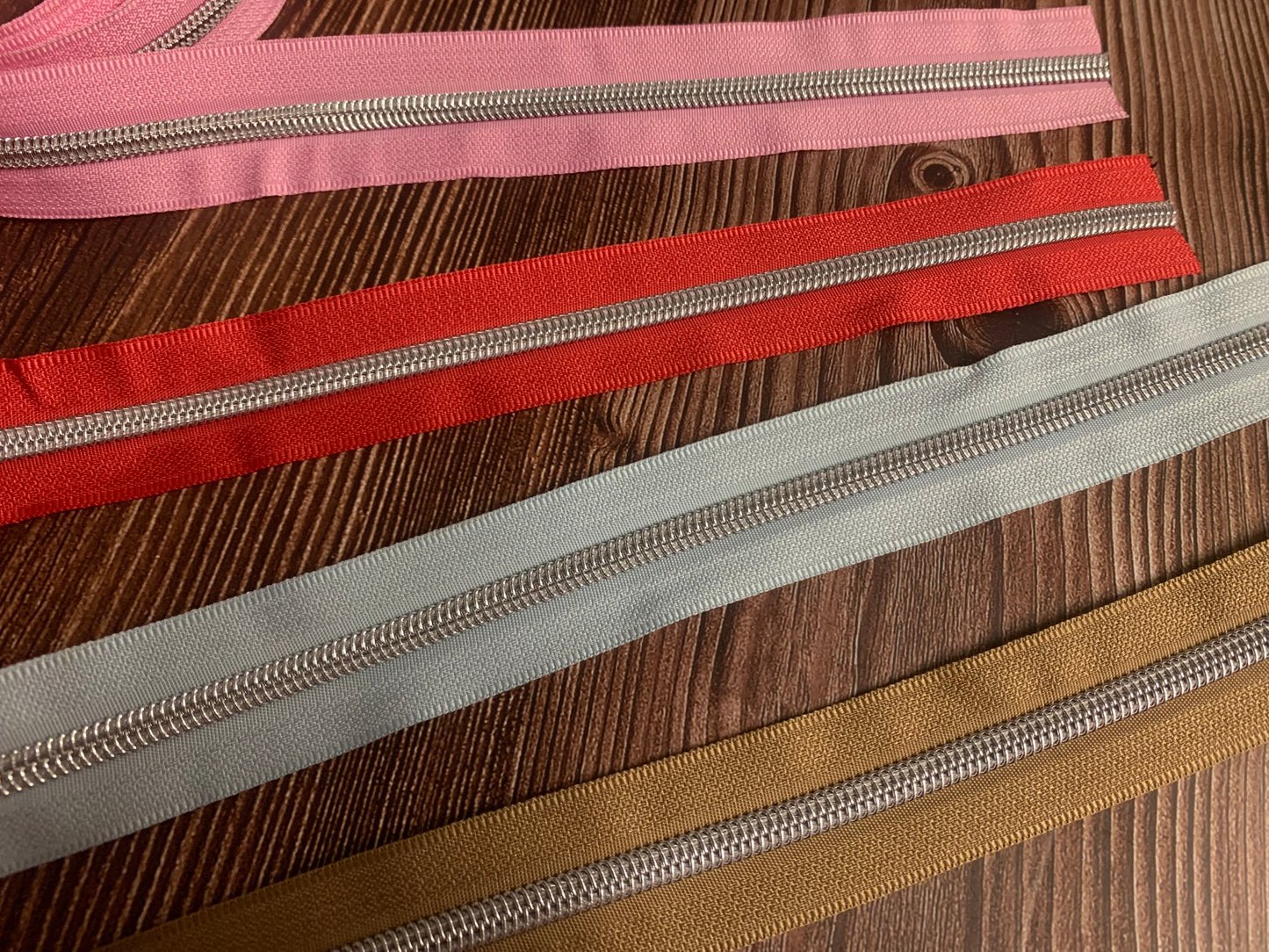 Silver teeth size 5 zipper tapes