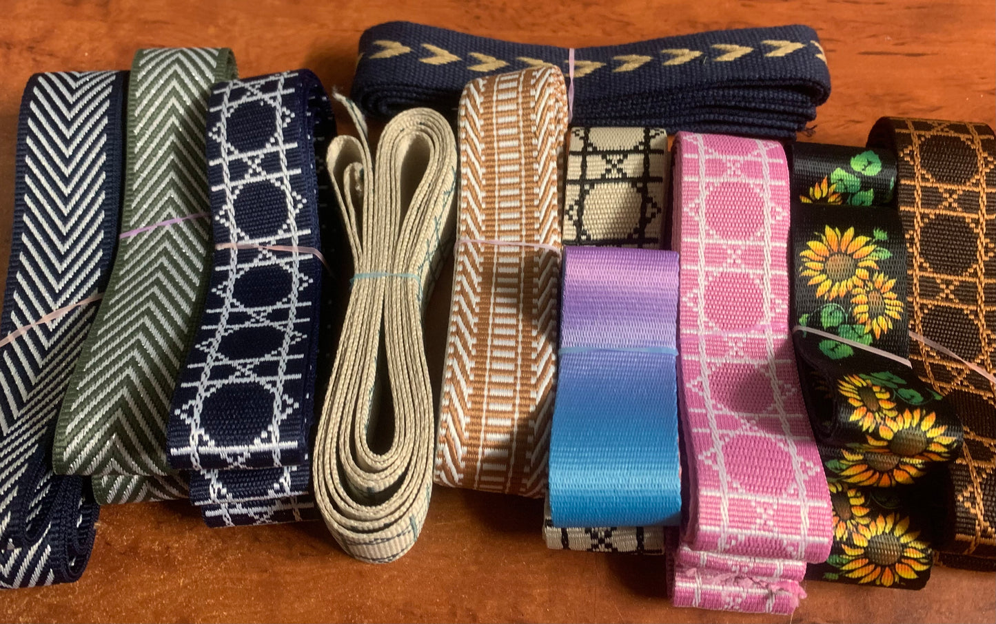 Clearance webbing packs. 2.5cm/1inch and 3.8cm/1.5inch webbing. Printed and plain straps