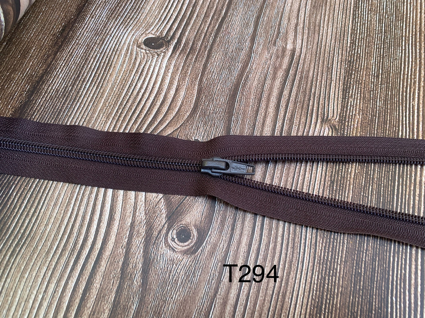 Pack of 25 - Size 5 nylon zips, 50-58cm, clearance sale GS