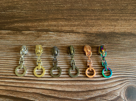 Circle zipper pulls A3bl