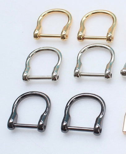 Horseshoe D rings, screwed in D rings, secure key rings A5B