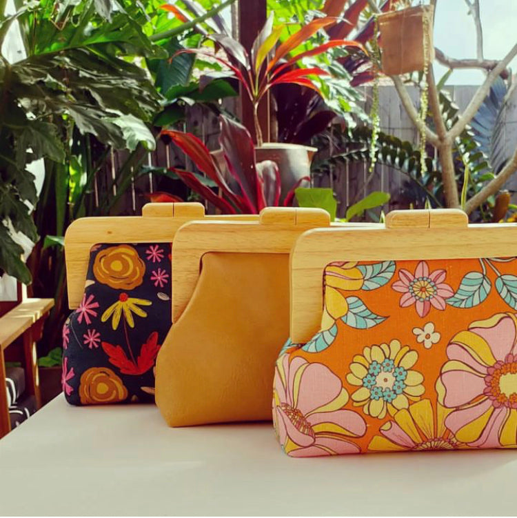 Square wooden clutch frames, kiss lock framese frames