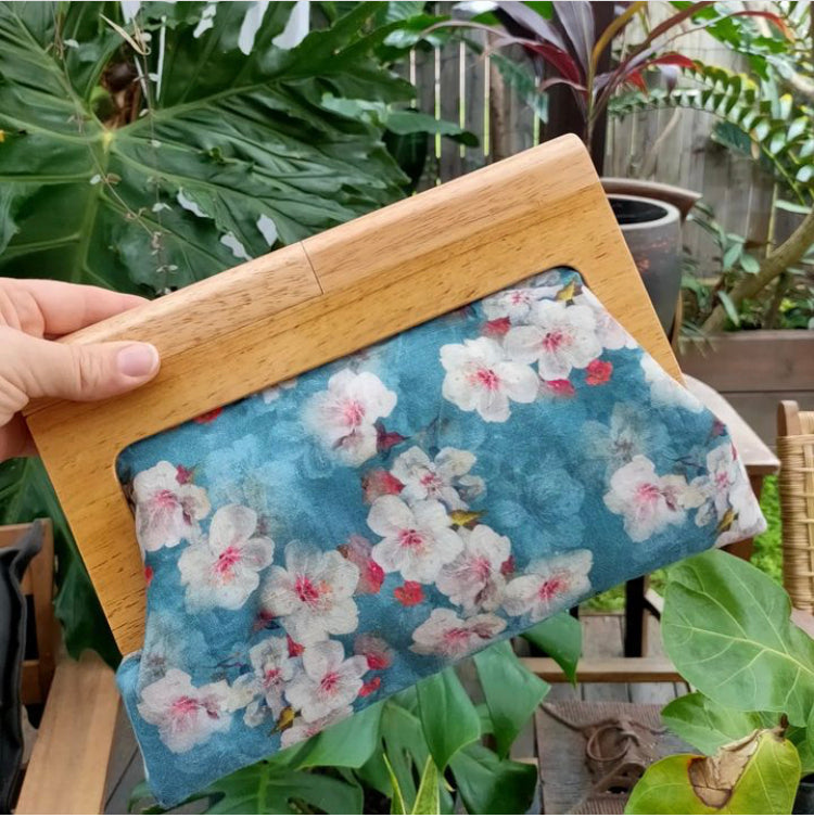 Flat top square wooden clutch frames, kiss lock frames, timber clutch kits, natural timber purse lock, purse frames, wooden handbag frames