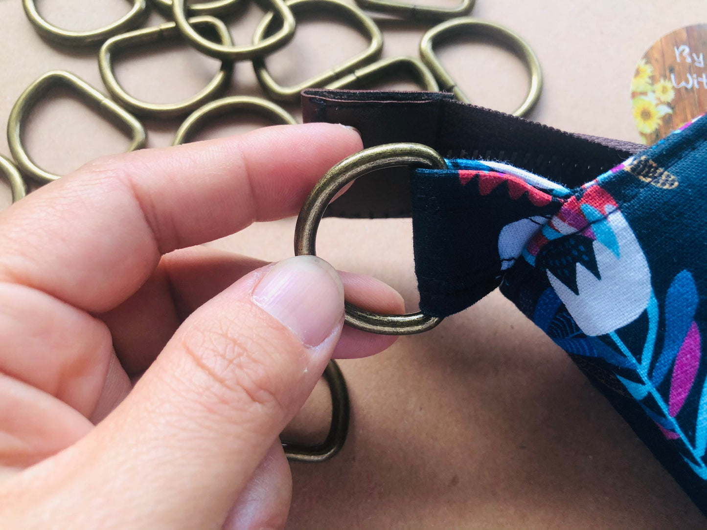 D rings in various colors and sizes