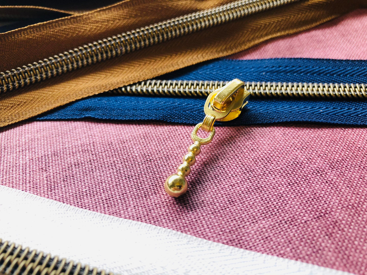 Size 5 zipper pulls for nylon zipper tapes, zipper pulls in antique brass, sliver, gold, rose gold, gun metal