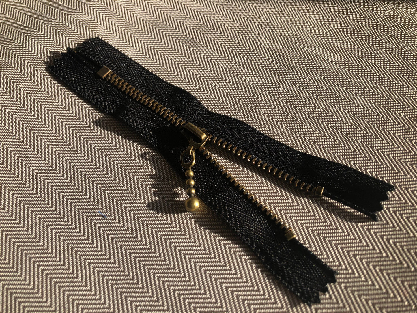 Size 3 metal zips, antique brass metal zips, black, brown, beige and grey metal zips for bags and purses