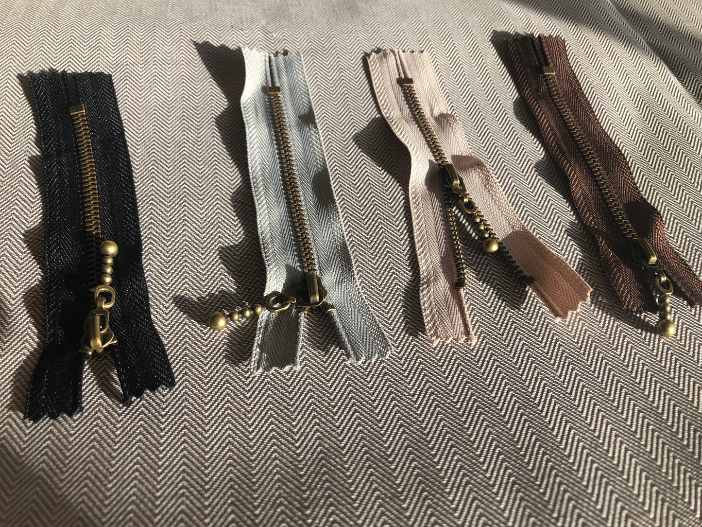 Size 3 metal zips, antique brass metal zips, black, brown, beige and grey metal zips for bags and purses