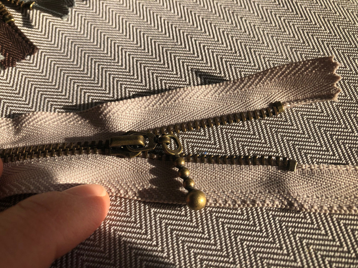 Size 3 metal zips, antique brass metal zips, black, brown, beige and grey metal zips for bags and purses