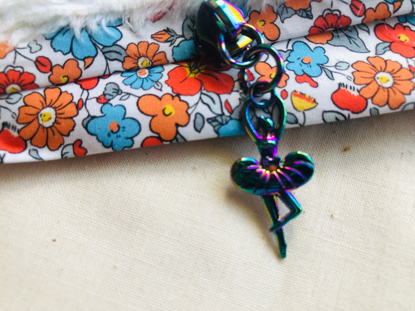 Ballerina zipper pulls, size 5 zipper pulls for nylon zipper tapes, zipper pulls