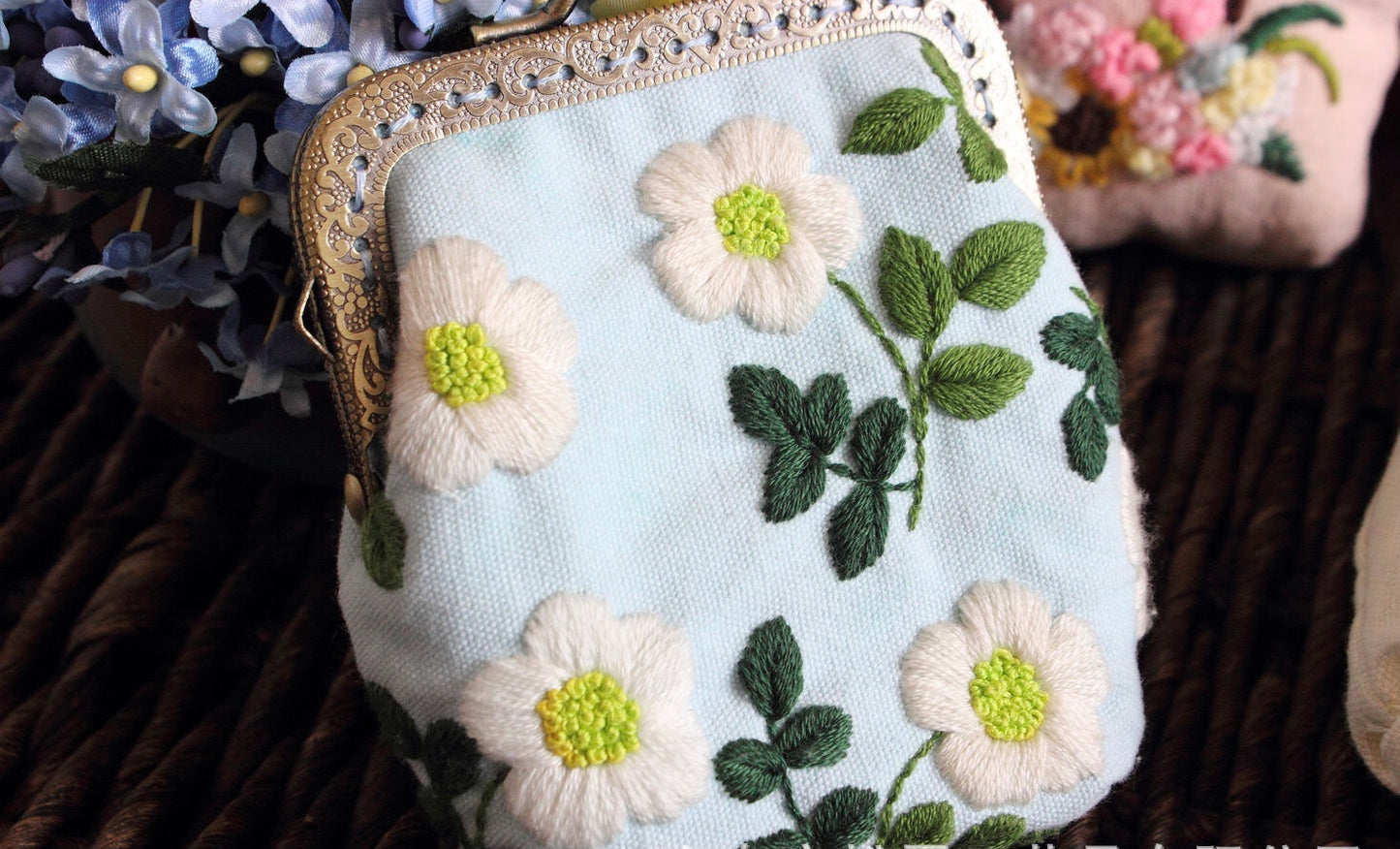 Embroidery kiss lock coin purse kits, embroidery and bag making kits for beginners G1-2