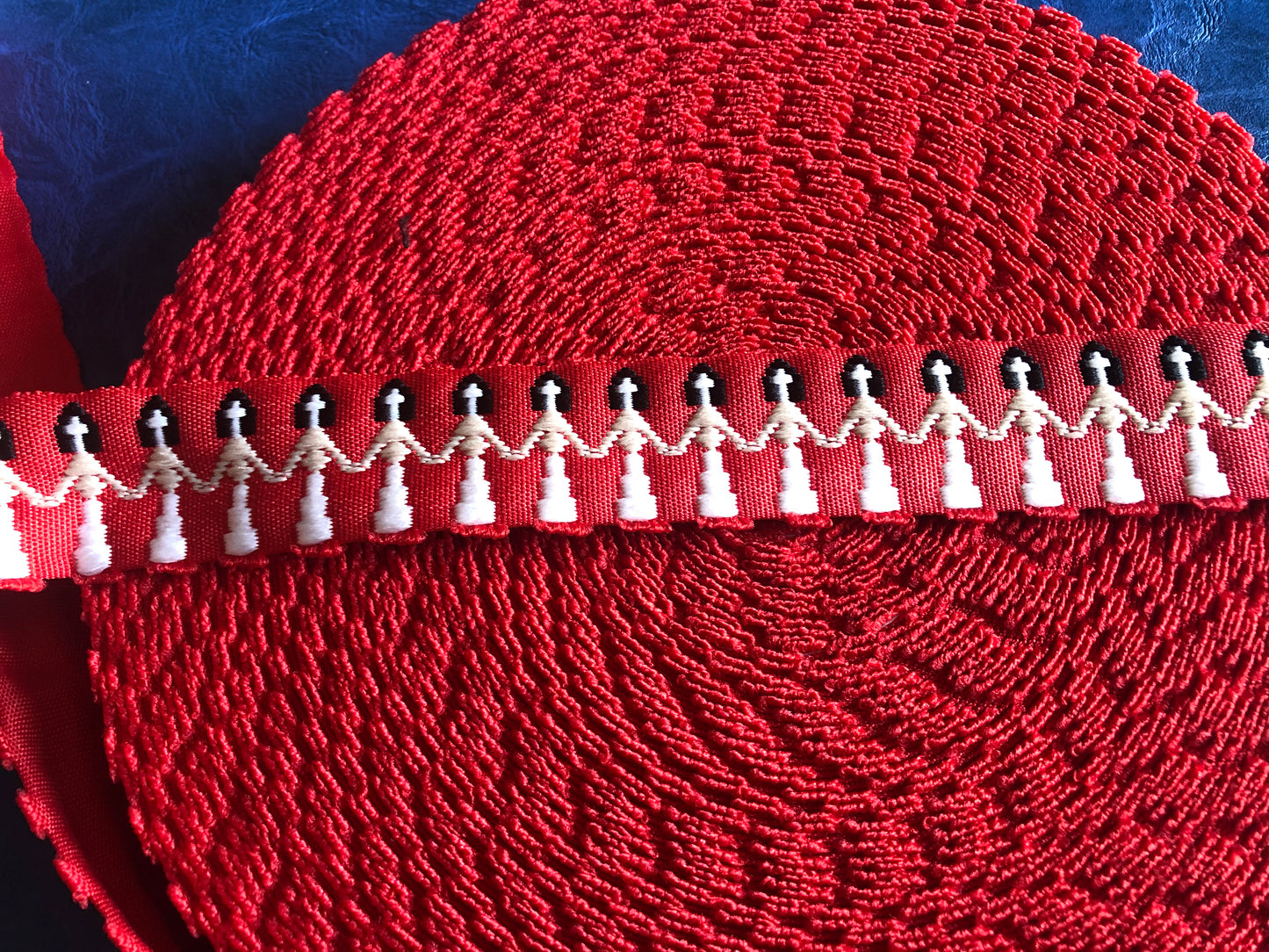 3 metre of hand in hand brunette webbing, 3.8cm patterned webbing, 1.5 inch strapping for tote bags, adjustable crossbody straps, handmade backpacks, heavy duty handles