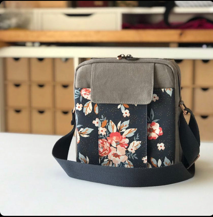 Soft waxed canvas with standard finish F2