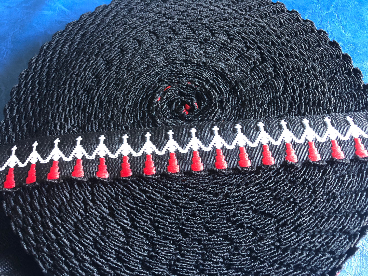 3 metre of hand in hand brunette webbing, 3.8cm patterned webbing, 1.5 inch strapping for tote bags, adjustable crossbody straps, handmade backpacks, heavy duty handles