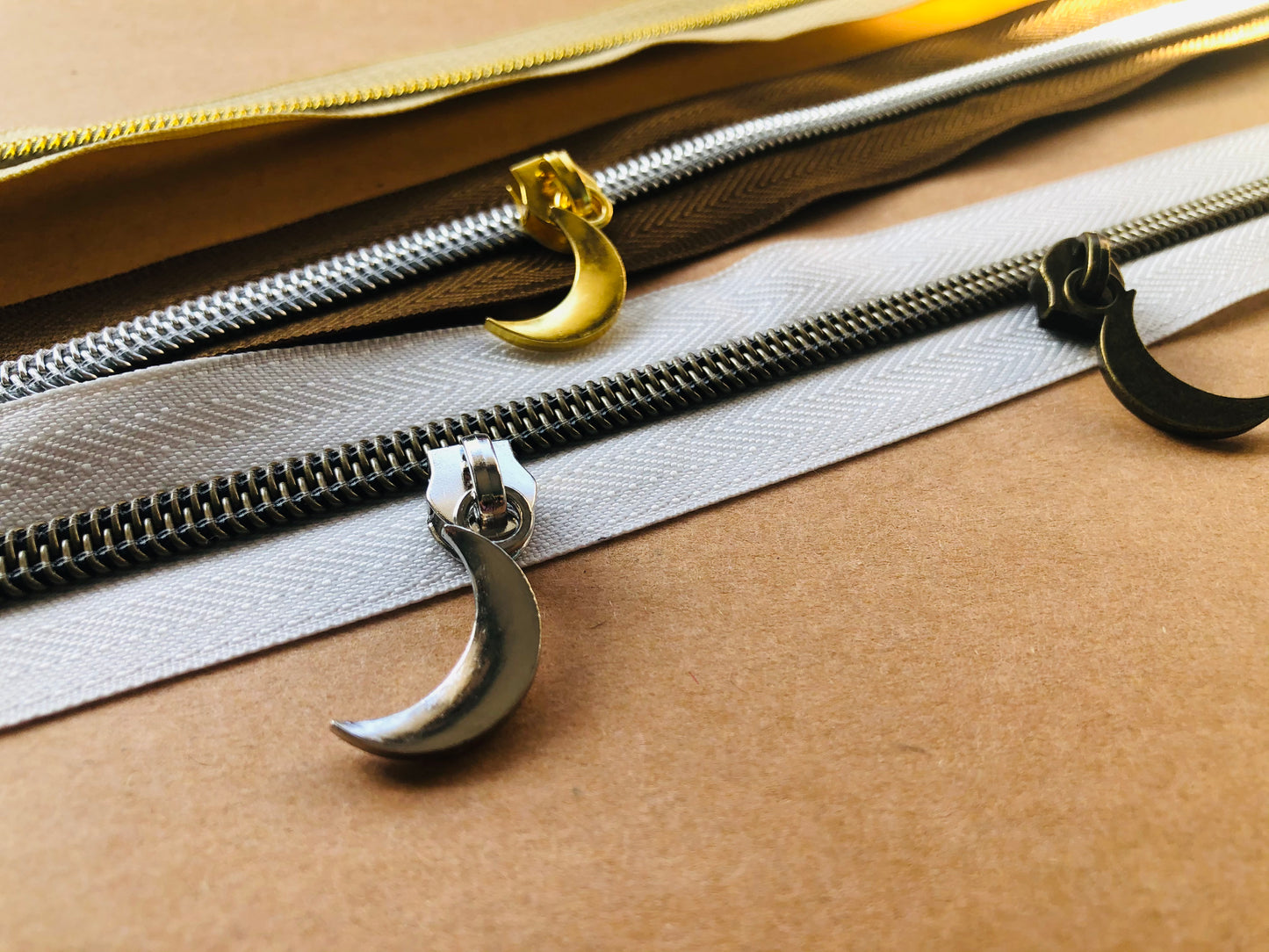 Crescent moon Zipper pulls, Size 5 zipper pulls for nylon zipper tapes, zipper pulls in antique brass, sliver, gold, rose gold, gun metal