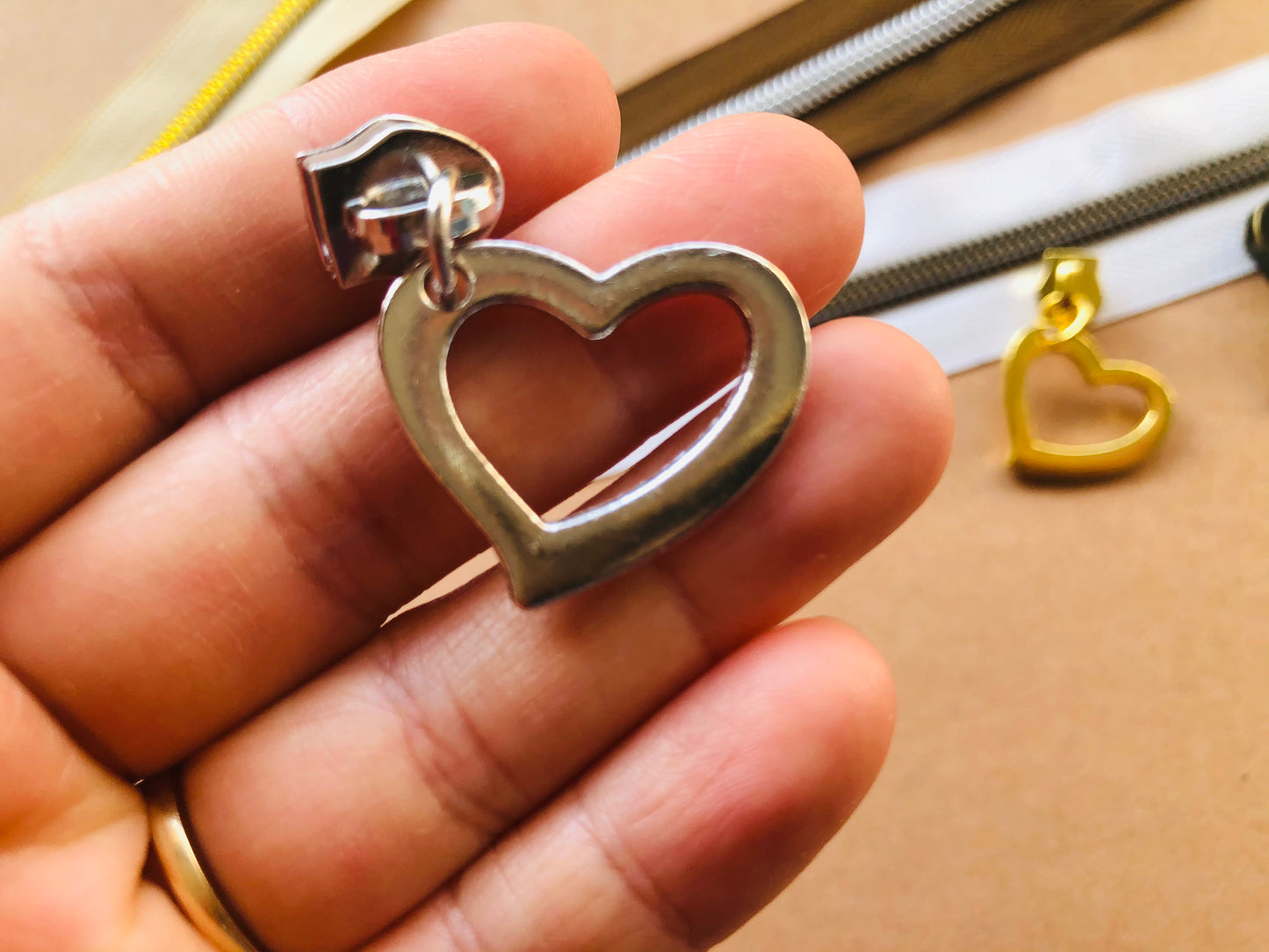Big heart zipper pulls, Size 5 zipper pulls for nylon zipper tapes, zipper pulls in antique brass, sliver, gold, rose gold, gun metal