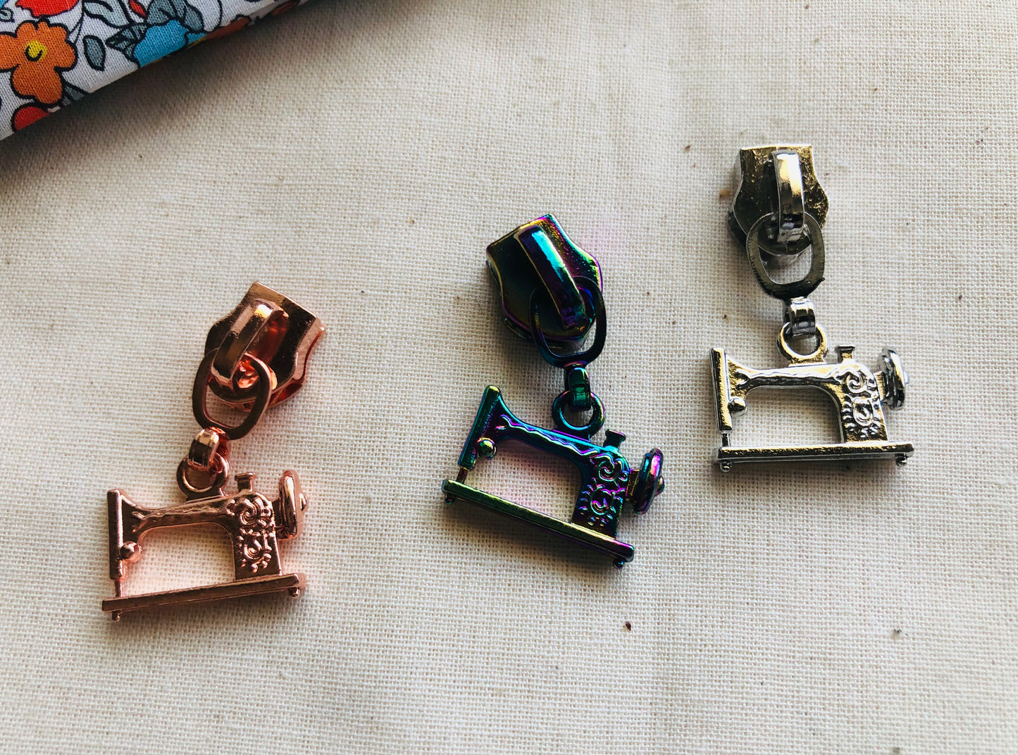 Vintage sewing machine zipper pulls, size 5 zipper pulls for nylon zipper tapes, zipper pulls