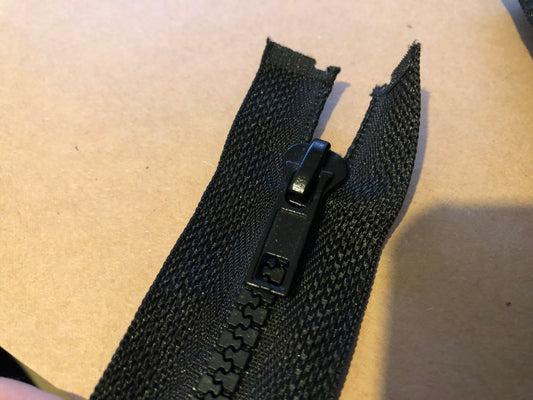 Black chunky zipper tape for pouches, bags, jackets G3B
