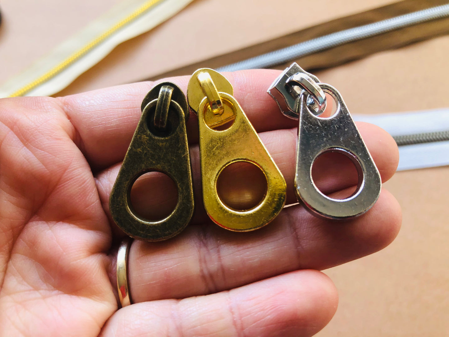Oversized donuts zipper pulls, Size 5 zipper pulls for nylon zipper tapes