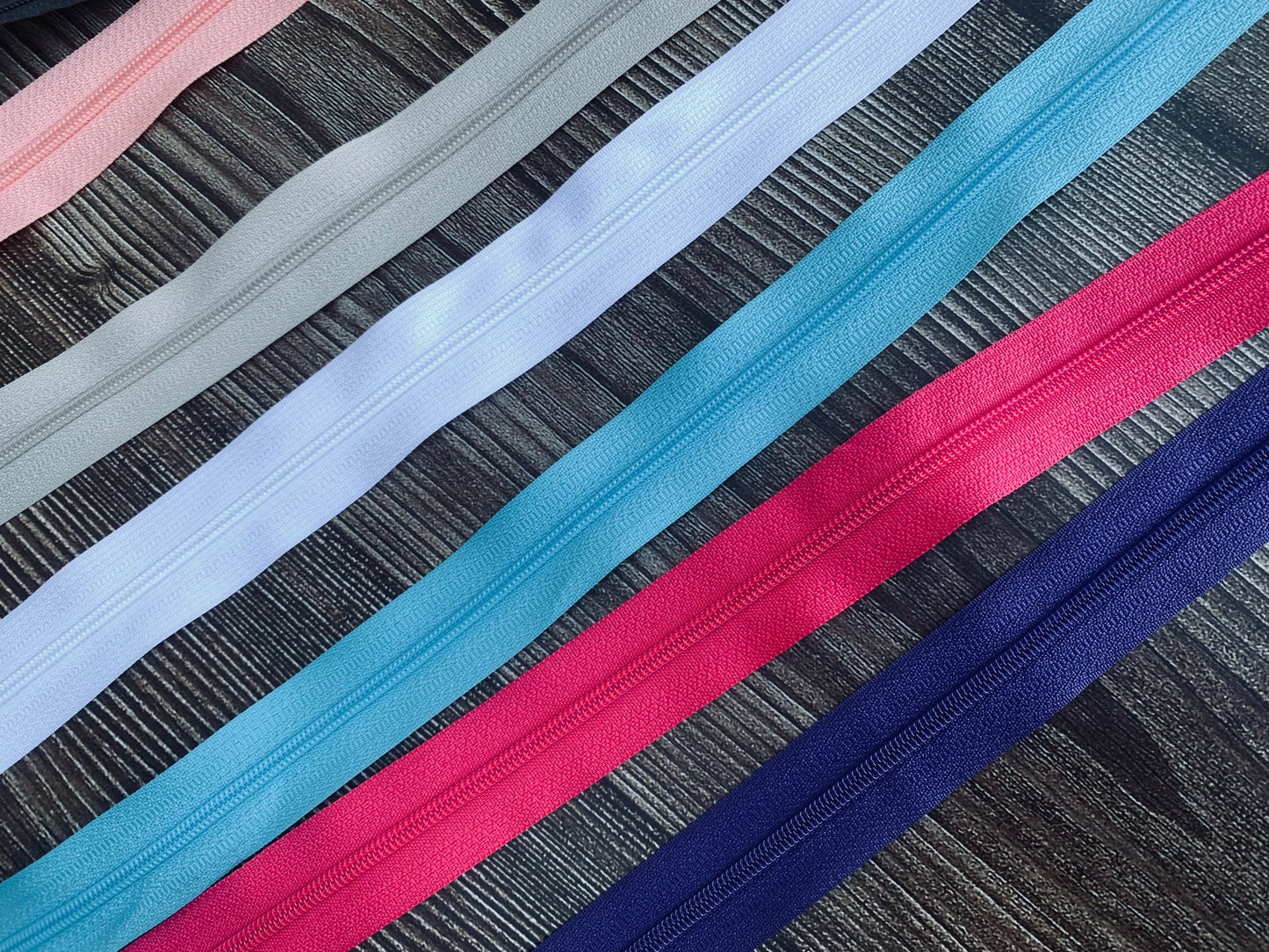 Size 3 color zipper tapes, nylon zipper tapes by the metre G6
