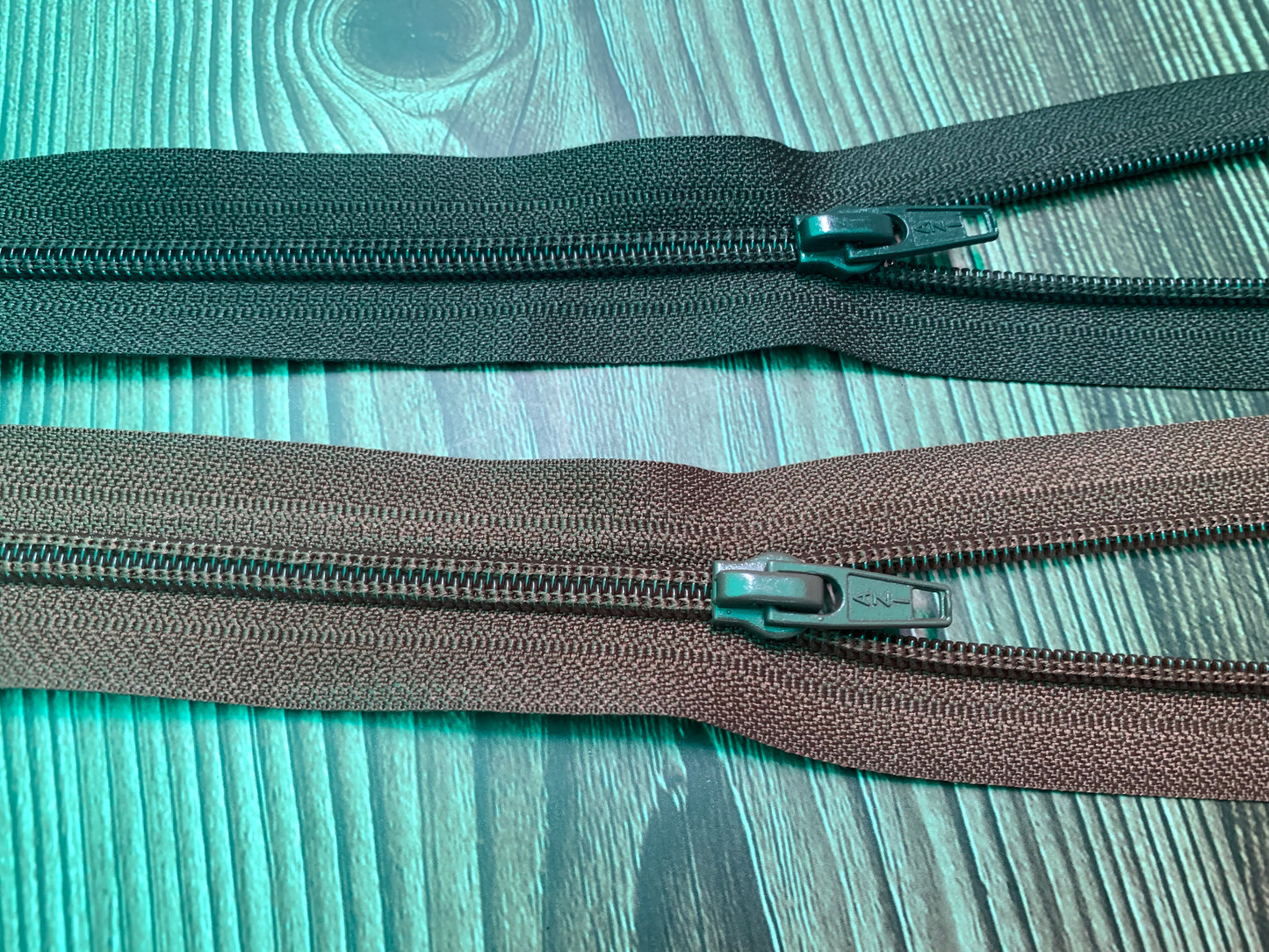 Pack of 25 - Size 5 nylon zips, 40-45.5cm, clearance sale GS
