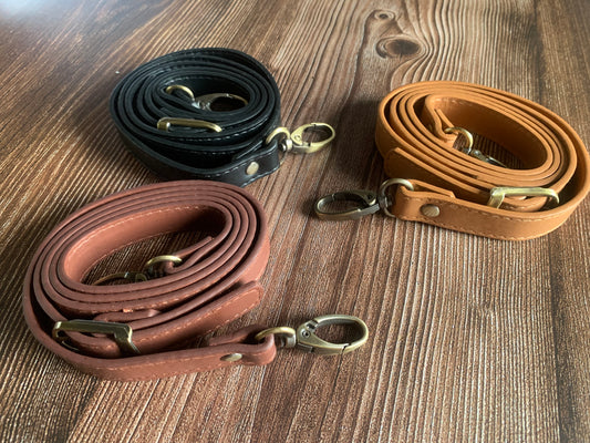 Genuine leather straps, adjustable crossbody straps