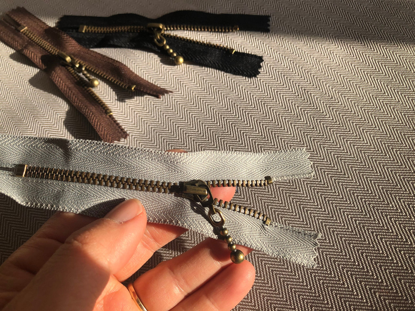 Size 3 metal zips, antique brass metal zips, black, brown, beige and grey metal zips for bags and purses