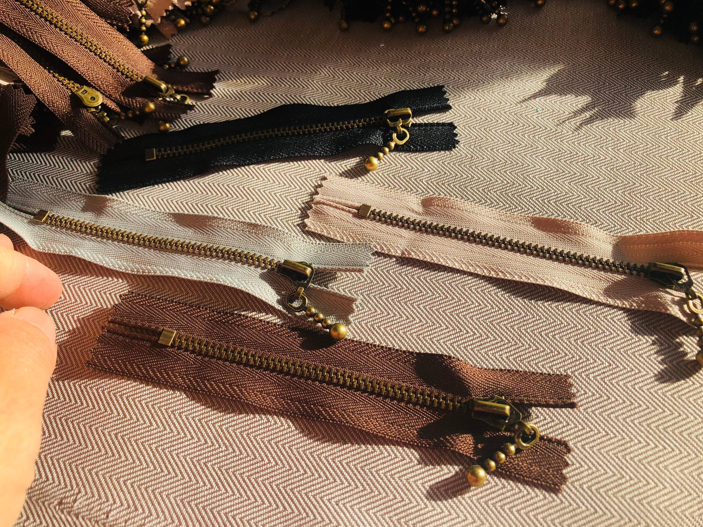 Size 3 metal zips, antique brass metal zips, black, brown, beige and grey metal zips for bags and purses