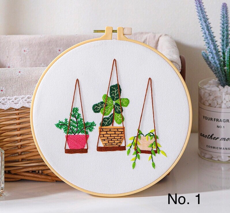 Beautiful embroidery kits for beginners, easy to follow preprinted embroidery pattern, presents for her, holiday craft, learn to embroidery
