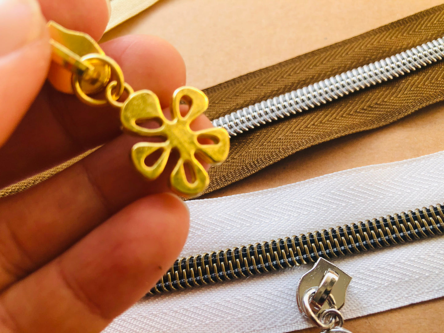 Flower Zipper pulls, Size 5 zipper pulls for nylon zipper tapes, zipper pulls in antique brass, sliver, gold, rose gold, gun metal